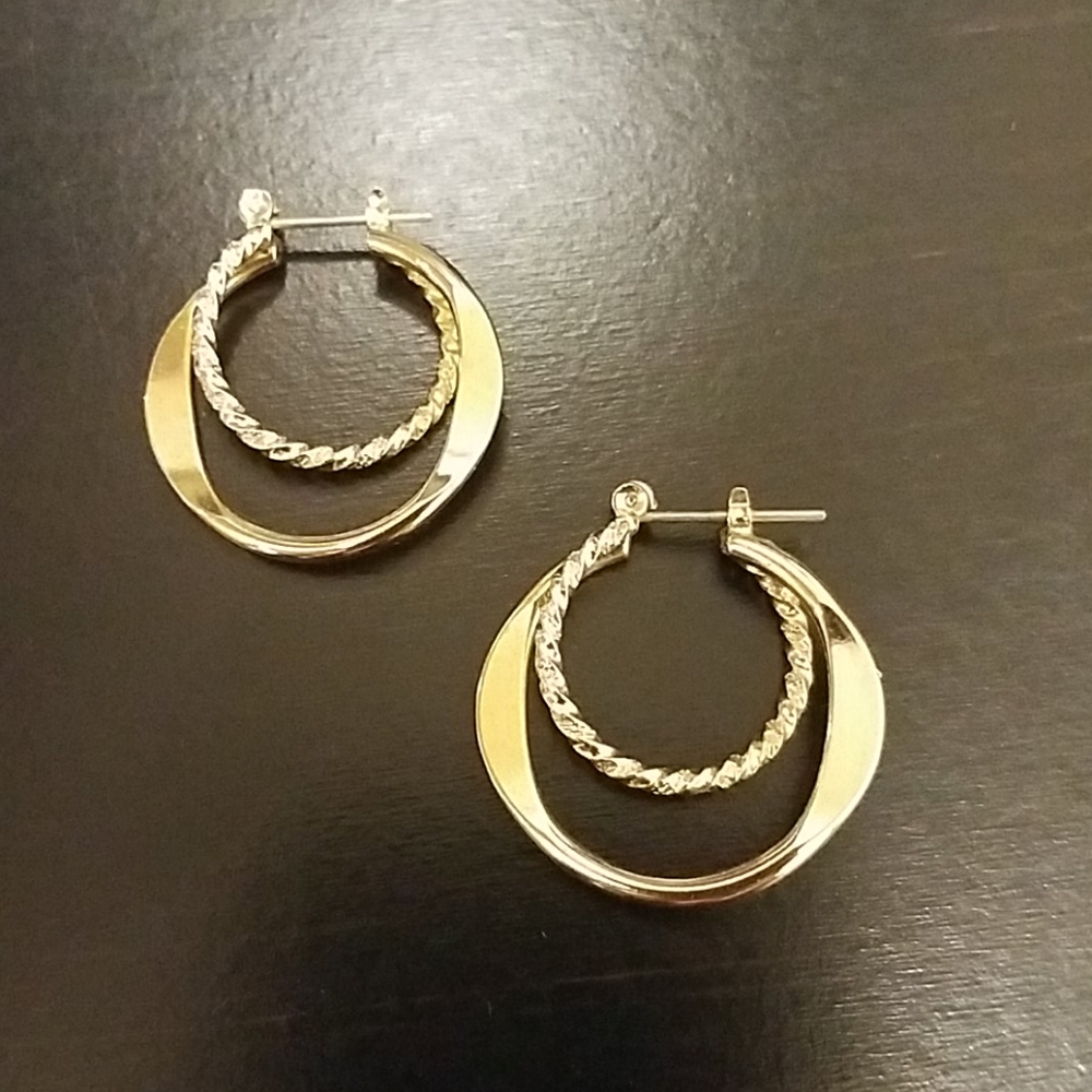 ❤SALE! Beautiful gold tone double hoop earrings